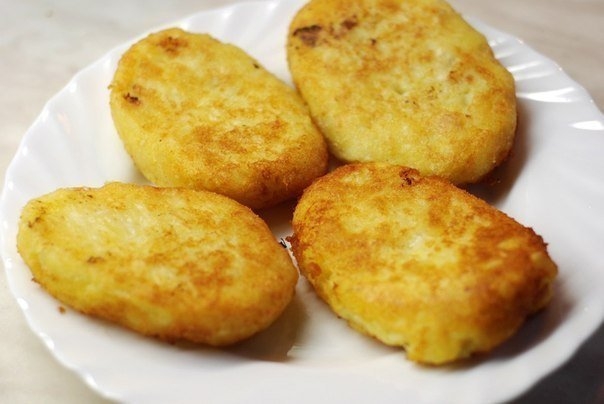 КАРТОФЕЛЬНЫЕ КОТЛЕТЫ С КУРОЧКОЙ КАРТОФЕЛЬНЫЕ КОТЛЕТЫ С КУРОЧКОЙ