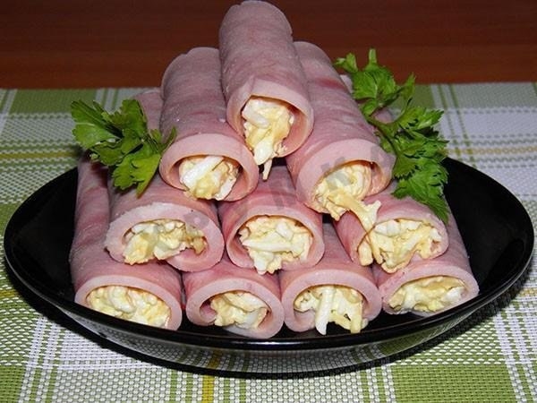 РУЛЕТКИ ИЗ ВЕТЧИНЫ С СЫРОМ РУЛЕТКИ ИЗ ВЕТЧИНЫ С СЫРОМ