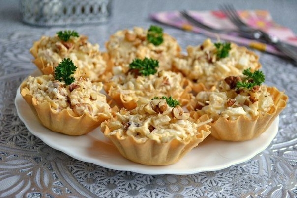 САЛАТ С КУРИЦЕЙ И АНАНАСОМ В ТАРТАЛЕТКАХ! САЛАТ С КУРИЦЕЙ И АНАНАСОМ В ТАРТАЛЕТКАХ!