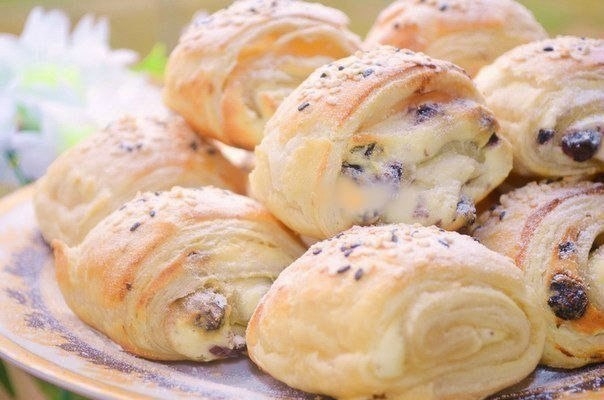 СЛОЙКИ С ТВОРОЖНОЙ НАЧИНКОЙ И НАЧИНКОЙ СЛОЙКИ С ТВОРОЖНОЙ НАЧИНКОЙ И НАЧИНКОЙ