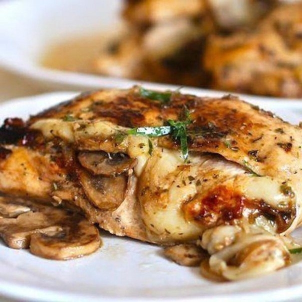 КУРИЦА,ФАРШИРОВАННАЯ ГРИБАМИ И СЫРОМ КУРИЦА,ФАРШИРОВАННАЯ ГРИБАМИ И СЫРОМ