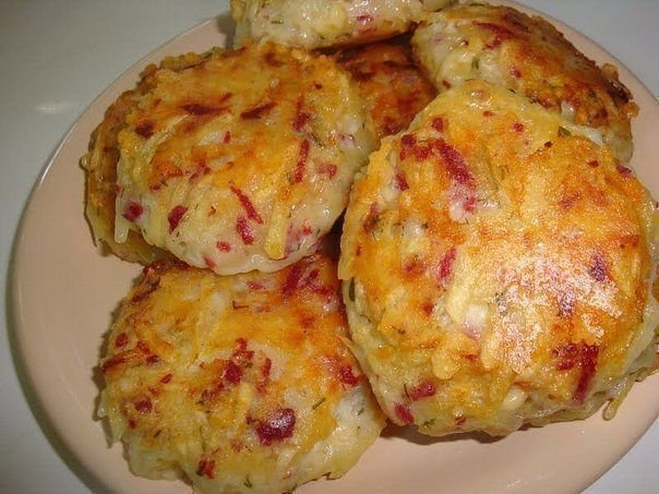 ДРАНИКИ , С ВЕТЧИНОЙ И СЫРОМ ДРАНИКИ , С ВЕТЧИНОЙ И СЫРОМ