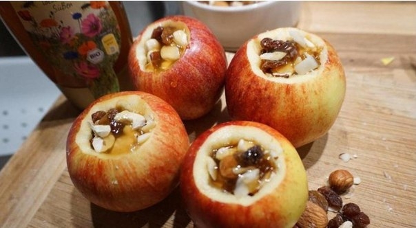 ПЕЧЕНЫЕ ЯБЛОКИ С МЕДОМ И СУХОФРУКТАМИ ПЕЧЕНЫЕ ЯБЛОКИ С МЕДОМ И СУХОФРУКТАМИ
