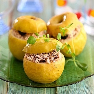 Яблоки фаршированные курицей в мультиварке Яблоки фаршированные курицей в мультиварке
