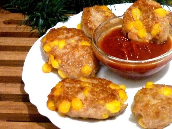 Мясные оладушки с кукурузой Мясные оладушки с кукурузой