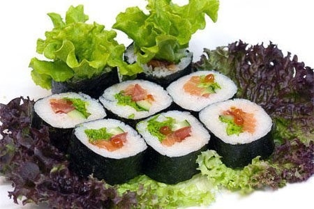 Тунец с огурцом и луком Тунец с огурцом и луком