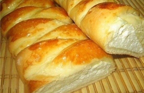 Рецепт: Плетенка с творожной начинкой Рецепт: Плетенка с творожной начинкой