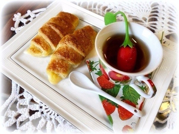 Слойки, (с яблоком и спрайтом, ананасом, шоколадом, разные, всякие) Слойки, (с яблоком и спрайтом, ананасом, шоколадом, разные, всякие)