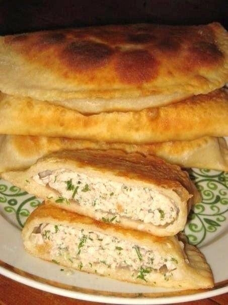 Рецепт: Чебуреки домашние Рецепт: Чебуреки домашние
