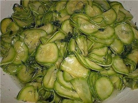 Рецепт: Кабачки маринованные мгновенного поедания.