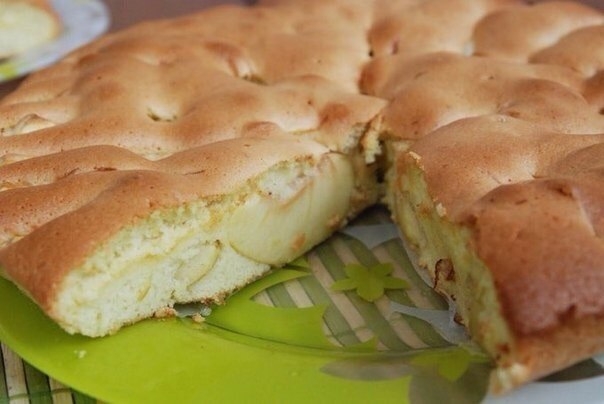Рецепт: шарлотки с яблоками в мультиварке Рецепт: шарлотки с яблоками в мультиварке