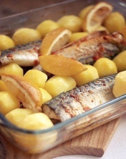 Рецепт: ЗАПЕЧЕННАЯ ОСТРАЯ СКУМБРИЯ С ОВОЩАМИ