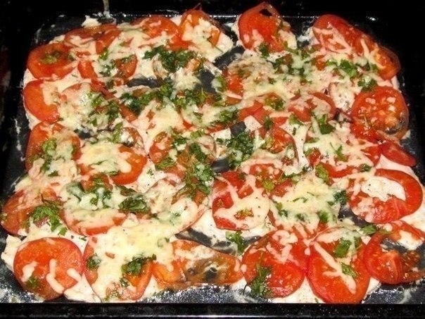 Рецепт: Куриное филе, запечённое с помидорами