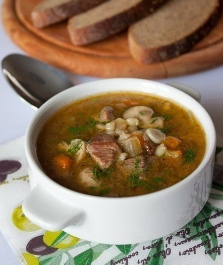 Рецепт: Суп из говядины с грибами и перловкой