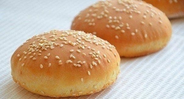 Рецепт: Булочки для гамбургеров Рецепт: Булочки для гамбургеров