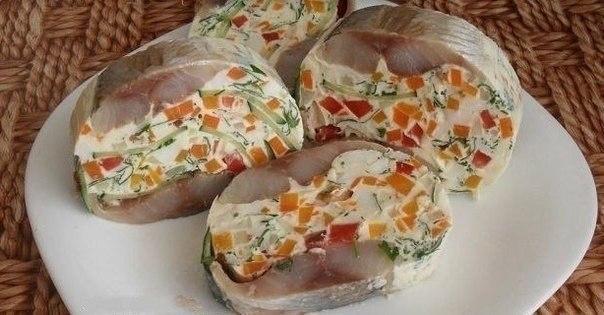 Рецепт: Красивая и вкусная закуска из сельди Рецепт: Красивая и вкусная закуска из сельди