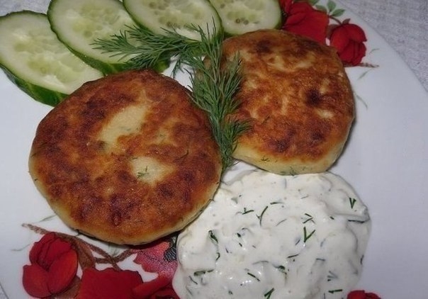 Котлеты из картофеля, сыра и укропа с грибами соус Котлеты из картофеля, сыра и укропа с грибами соус