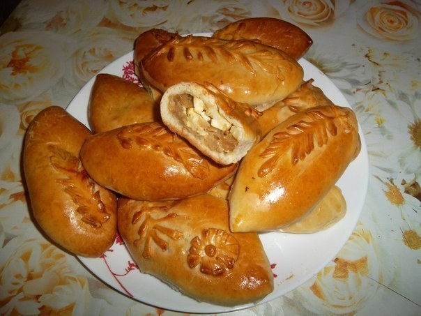 Пирожки с капустой и яйцом. Пирожки с капустой и яйцом.