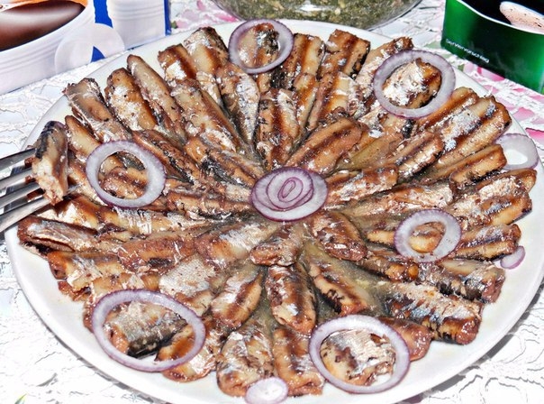 Шпроты по-домашнему из кильки,в масле и чае.Вкуснятина. Шпроты по-домашнему из кильки,в масле и чае.Вкуснятина.