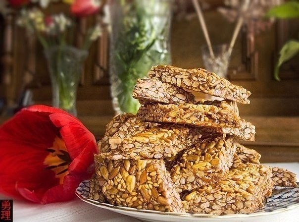 Козинаки с семечками и кунжутом - очень вкусно Козинаки с семечками и кунжутом - очень вкусно