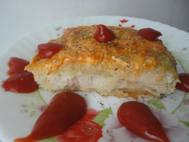Рыбка запеченная с картошкой и сыром. Рыбка запеченная с картошкой и сыром.