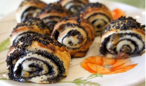 Булочки слоеные с маком.