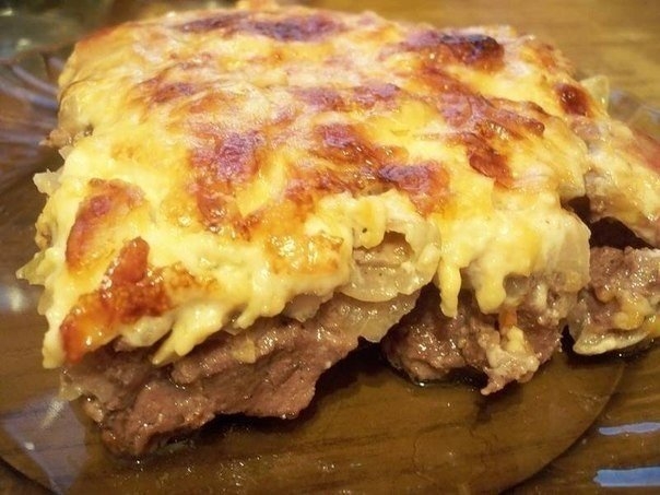 Говядина по-купечески (с сыром и грибами) Говядина по-купечески (с сыром и грибами)