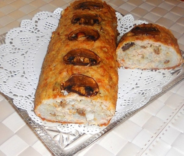 Куриный рулет с грибами и рисом. Нежный и сытный рулет из куриного фарша с грибами и рисом Куриный рулет с грибами и рисом. Нежный и сытный рулет из куриного фарша с грибами и рисом