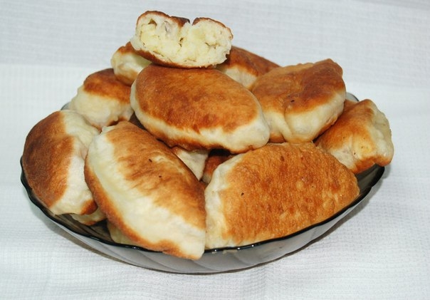 Пирожки домашние с картошкой. Пирожки домашние с картошкой.