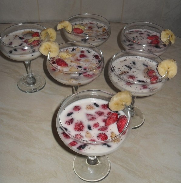 Сметанное желе с фруктами