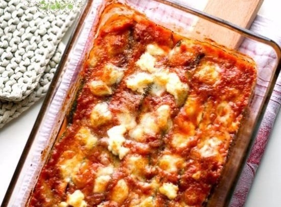 ЗАПЕЧЕННЫЕ КАБАЧКИ С СЫРОМ И ТОМАТОМ ЗАПЕЧЕННЫЕ КАБАЧКИ С СЫРОМ И ТОМАТОМ