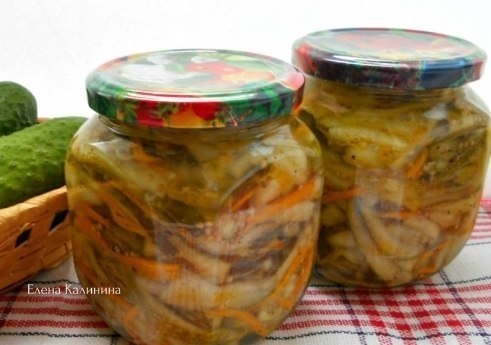 Салат из огурцов по-корейски. Салат из огурцов по-корейски.