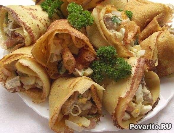 Салат с говядиной в блинных конвертиках Салат с говядиной в блинных конвертиках