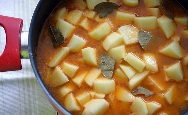 Картошечка, тушенная с мясом ). Картошечка, тушенная с мясом ).