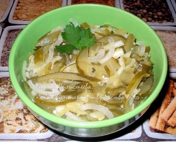 Солёные огурцы, особенно когда они эдакие "кабанчики" обретают новую жизнь в этом закусочном салате! Солёные огурцы, особенно когда они эдакие "кабанчики" обретают новую жизнь в этом закусочном салате!