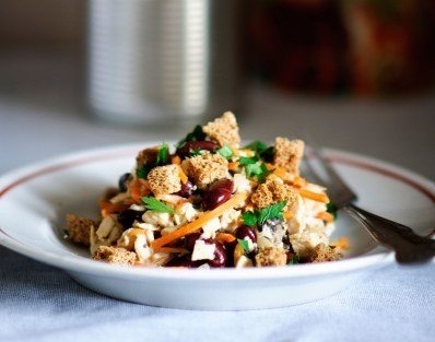 Теплый салат с курицей и фасолью Теплый салат с курицей и фасолью