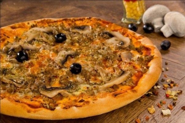 Пицца с куриным фаршем и шампиньонами