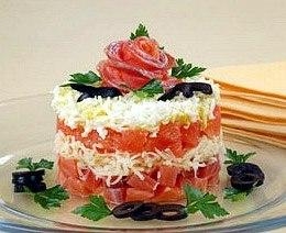 Праздничный салат с семгой и сыром Праздничный салат с семгой и сыром