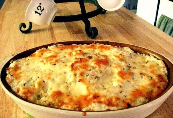 Запеченный картофель под сырным соусом. Запеченный картофель под сырным соусом.