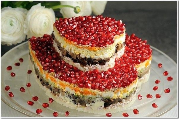 Удивите своих гостей этим сказочно красивым и безумно вкусным салатом! Уверенна, равнодушных не буде Удивите своих гостей этим сказочно красивым и безумно вкусным салатом! Уверенна, равнодушных не буде