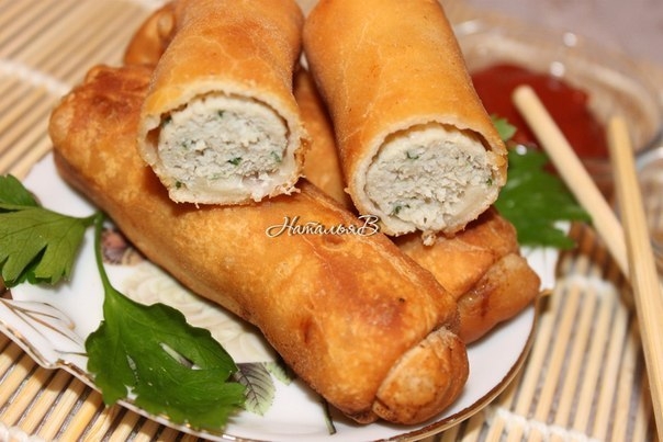 Блинчики по-китайски - вкусные, хрустящие, с мясом и пекинской капустой. Блинчики по-китайски - вкусные, хрустящие, с мясом и пекинской капустой.