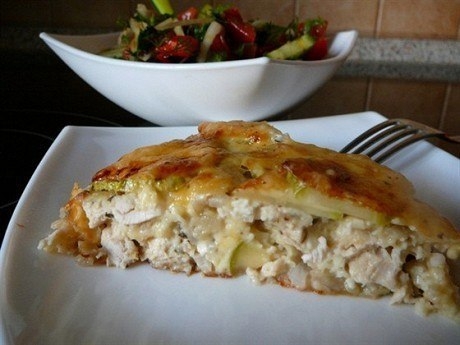 Запеканка с курицей и кабачками.