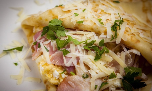 Креп с яйцом и беконом Креп с яйцом и беконом