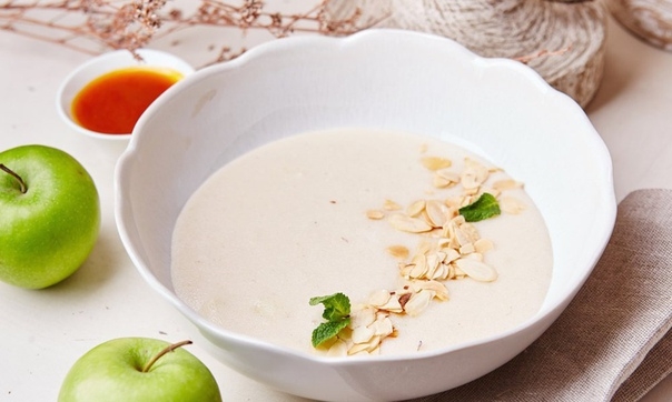 Каша манная с томлеными яблоками Каша манная с томлеными яблоками