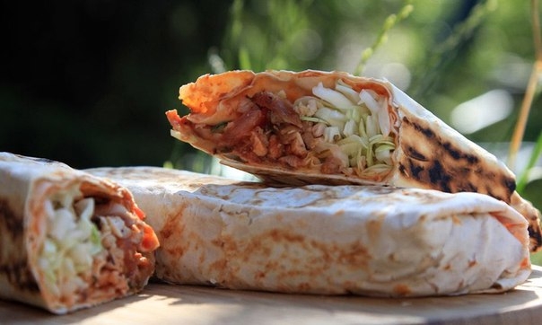 Шаурма острая с курицей Шаурма острая с курицей