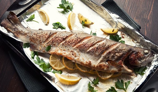 Форель, запеченная в духовке Форель, запеченная в духовке