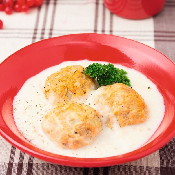 Мясные тефтели в сырном соусе Мясные тефтели в сырном соусе