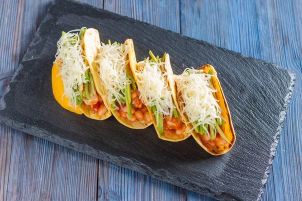 Мексиканские тако (tacos) с курицей Мексиканские тако (tacos) с курицей