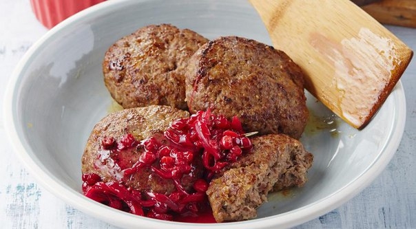 Котлеты из баранины с брусникой Котлеты из баранины с брусникой