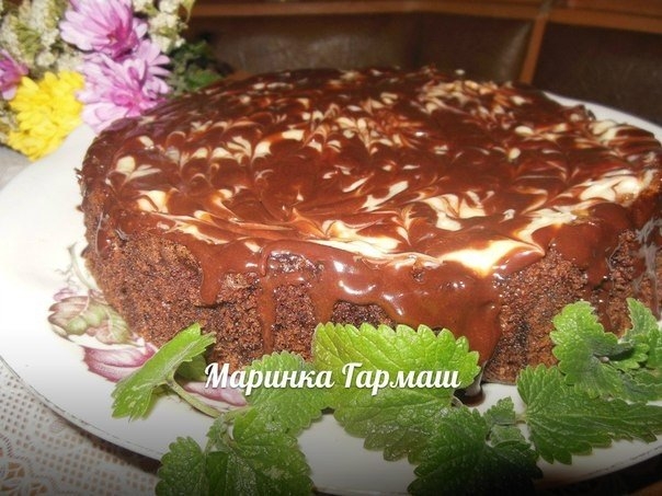 Шоколадно-кофейный тортик с грушей сметанным кремом и шоколадной помадкой. Шоколадно-кофейный тортик с грушей сметанным кремом и шоколадной помадкой.